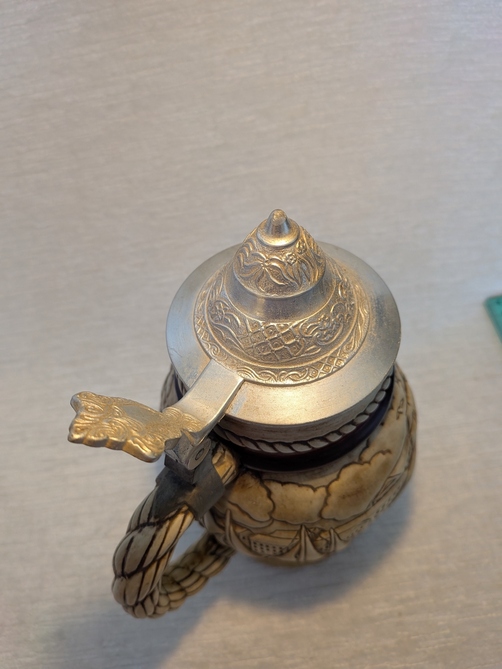 AVON 1977 Ornate Ceramic Beer Stein with Pewter Lid - Tall Ships,Ivory and Brown - Picture 5 of 16